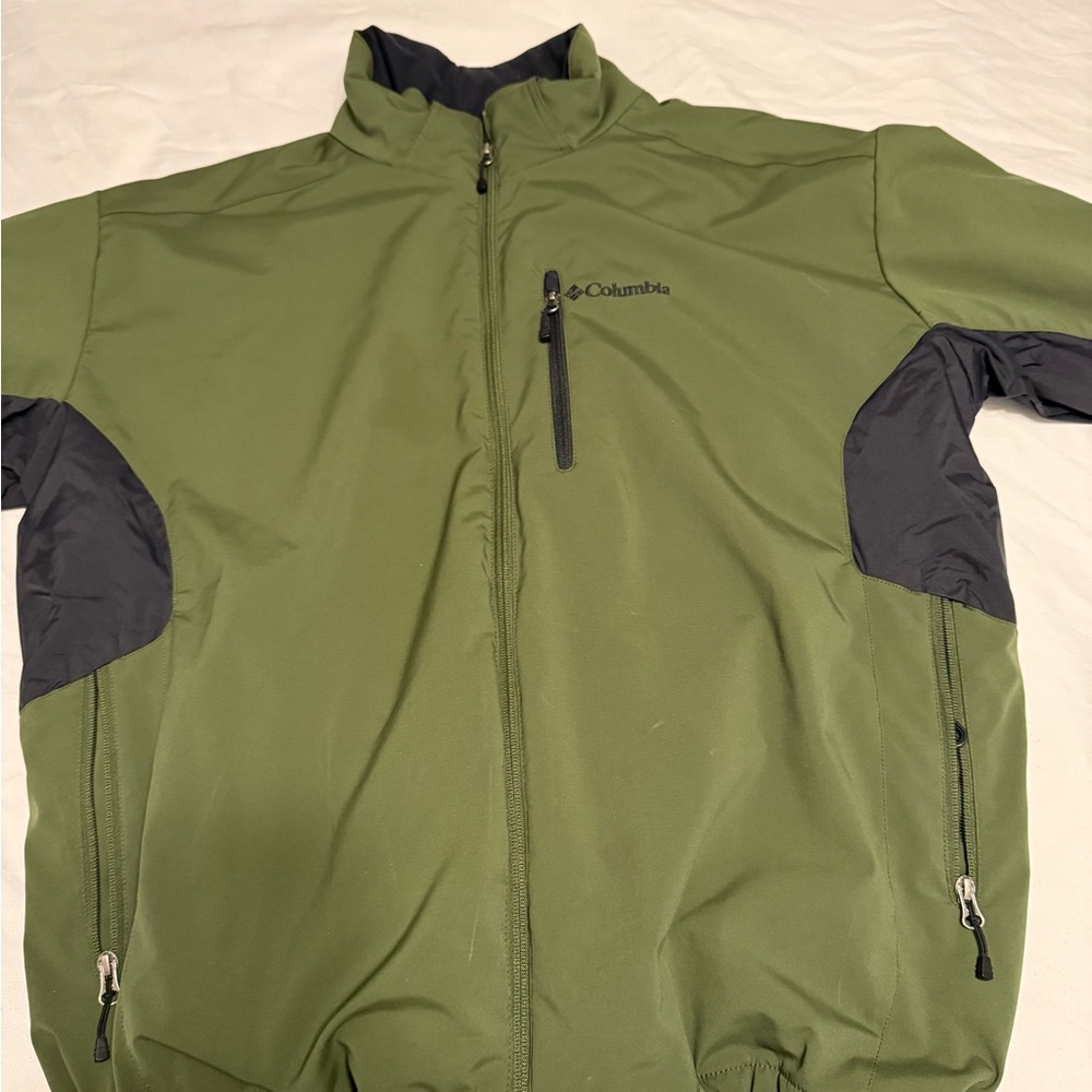 Columbia	XXL green, black heavy men’s winter coat